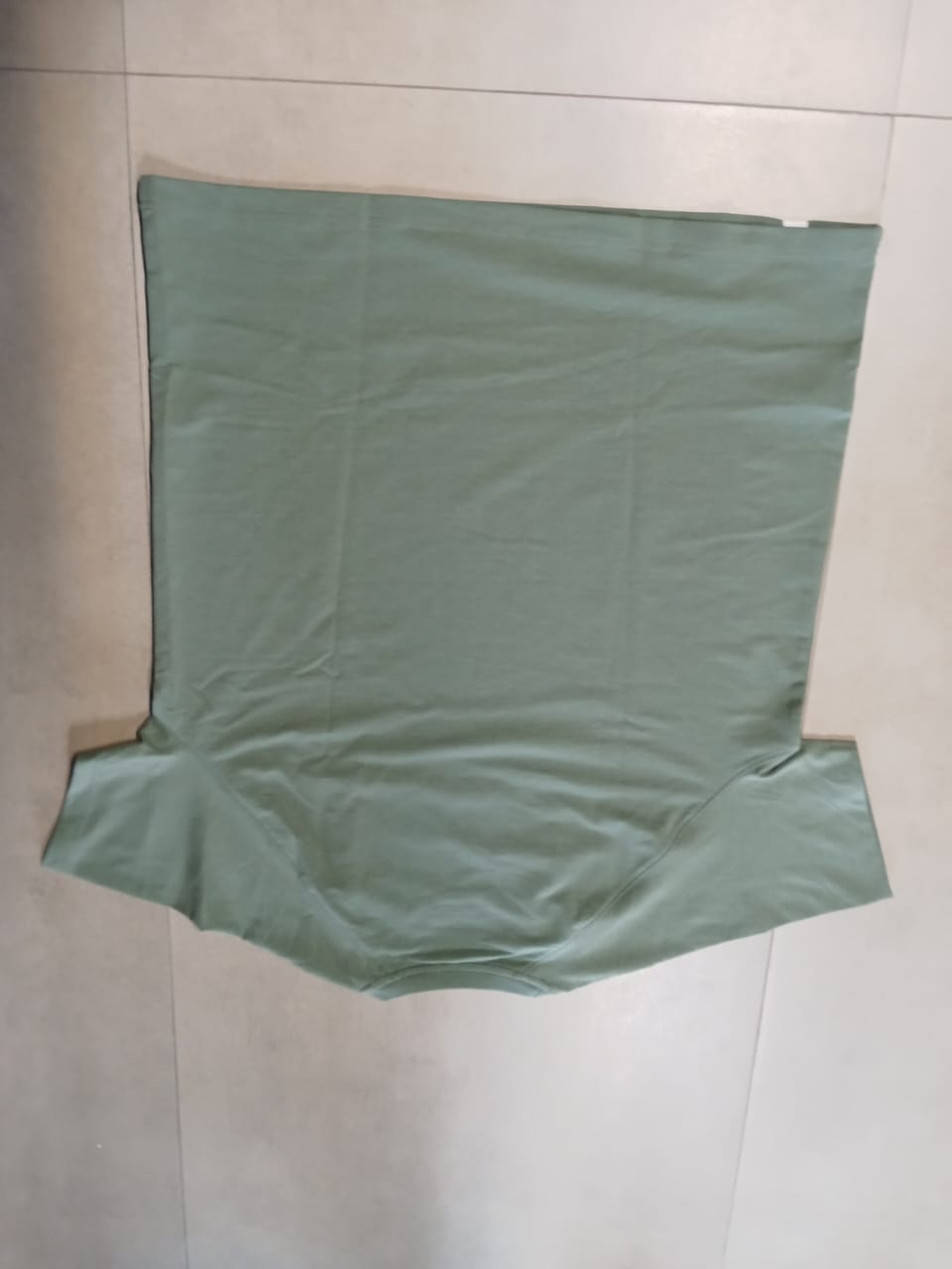GONXGON NORMAL SIZED LIGHT GREEN T SHIRT 1402