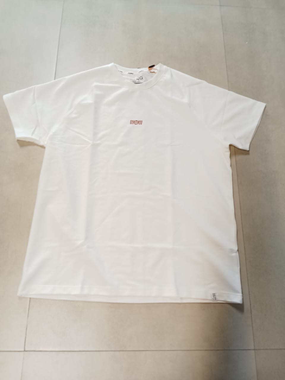 GONXGON NORMAL SIZED WHITE T SHIRT 1402